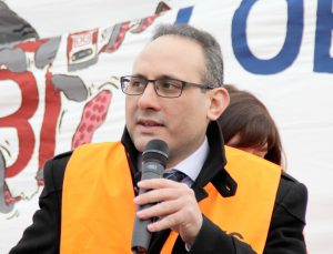 Der Europaabgeordnete Ismail Ertug bei der Demonstration gegen das 4. Eisenbahnpaket 2014 in Straßburg.