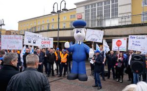 Der „neue mobifair-Kollege“ unterstützte die Demonstranten in Fulda.